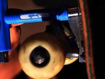 How to Take Trucks Off A Skateboard